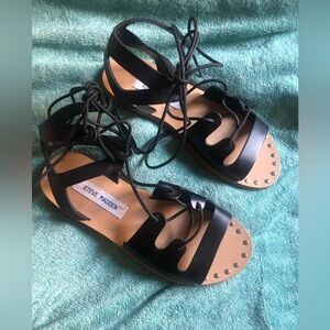 Steve Madden SIZE 8 women’s lace up sandals